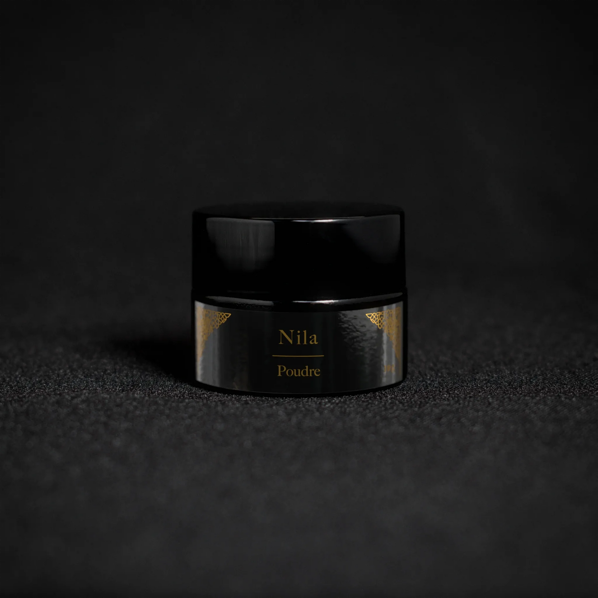 Pot de Nila en poudre fermé